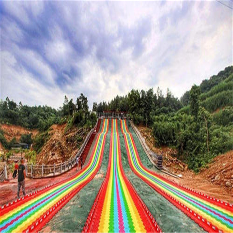 安龙彩虹滑道项目